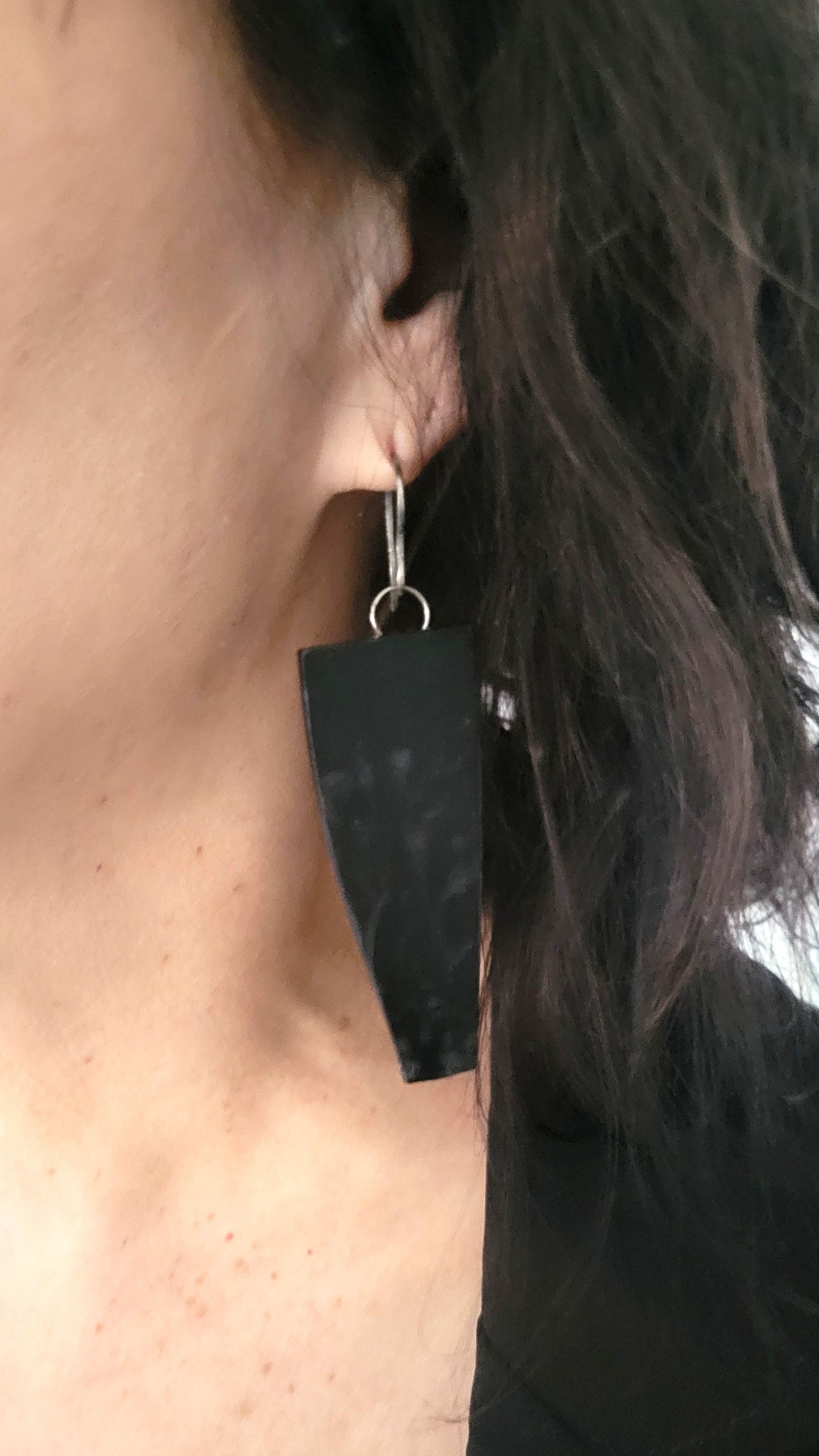 BOUCLES CAMBRE NOIR—BIJOIUX FAIT MAIN AU QUÉBEC