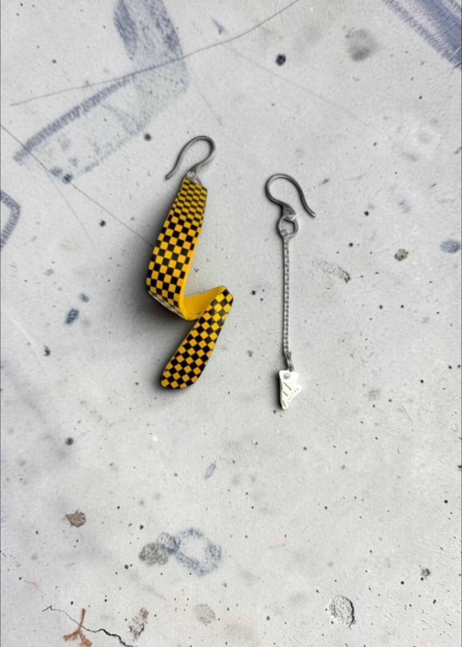 BOUCLES TWISS UNIQUE DAMIER JAUNE - BRANCHE DE LUNETTES UPCYCLÉES