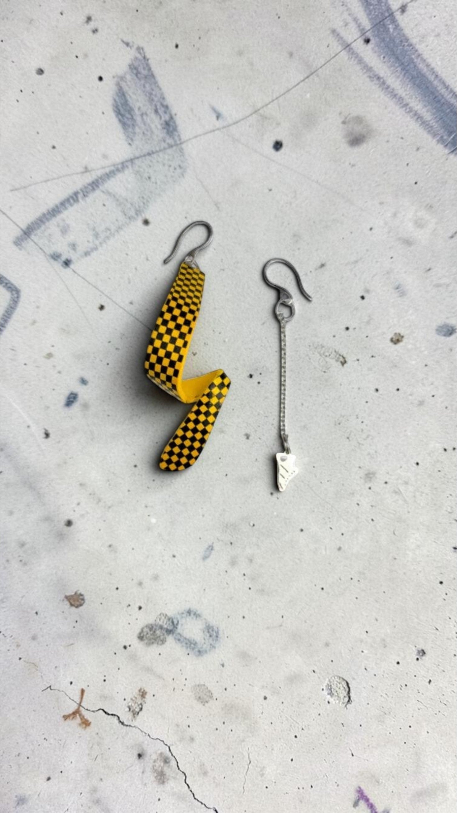 BOUCLES TWISS UNIQUE DAMIER JAUNE - BRANCHE DE LUNETTES UPCYCLÉES
