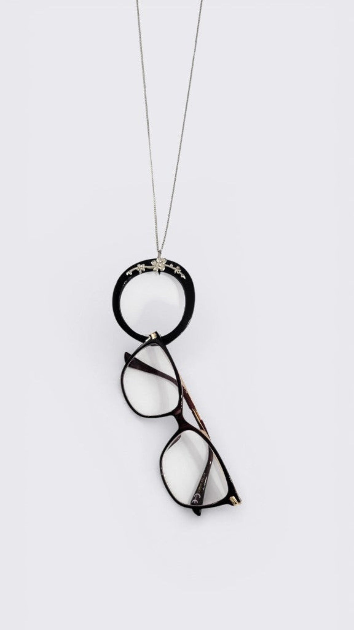 LE PORTE-LUNETTES CERCLE ARGENTÉ